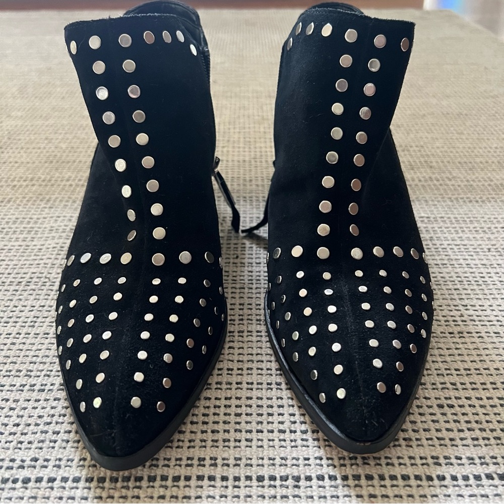 1State Suede studded short boots 9M